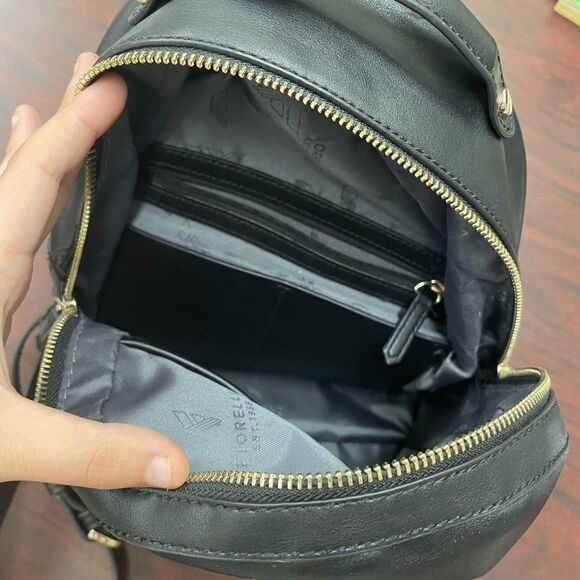 Fiorelli Black Woman’s Travel Bookback Faux Leather with Adjustable Straps - Picture 4 of 8